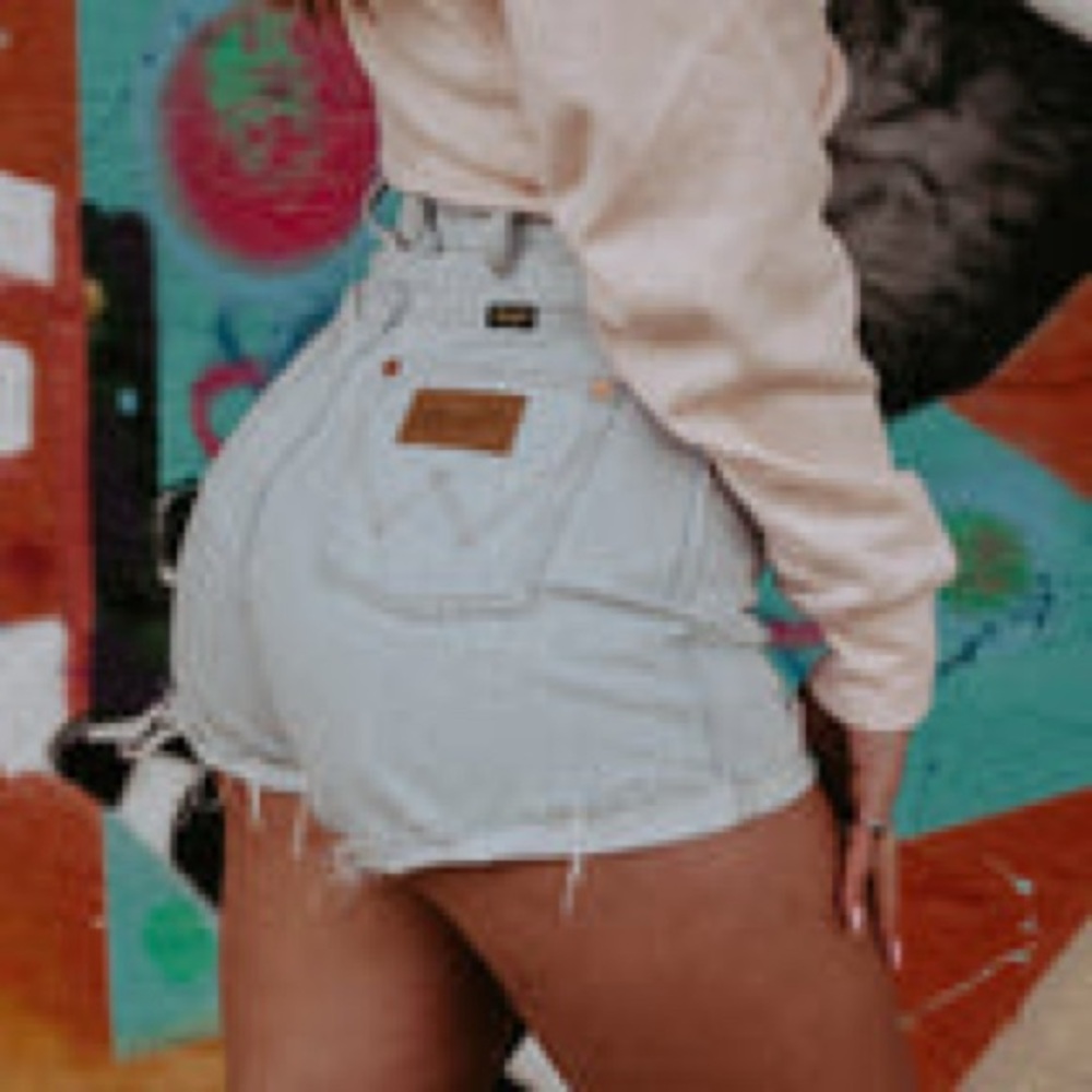 Wrangler Dahlia Bleached Shorts Sz 35